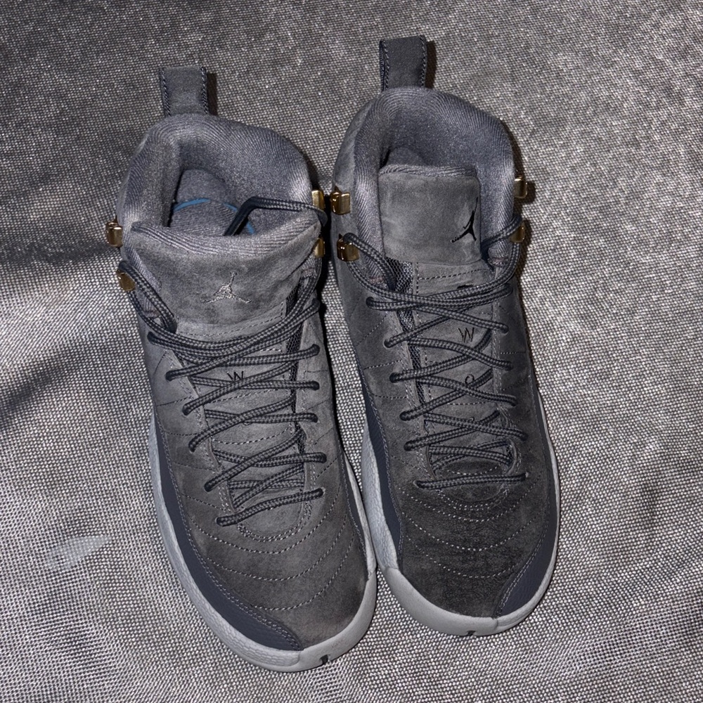 Jordan 12 Dark Grey size 6Y…